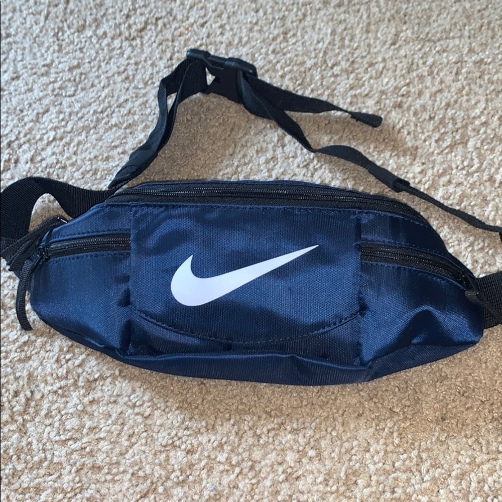Nike navy fanny pack